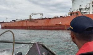 TNI AL Tangkap Kapal Tanker Dinakhodai Warga China Angkut Minyak CPO CNN Indonesia Kamis, 28 Apr 2022 13:07 WIB