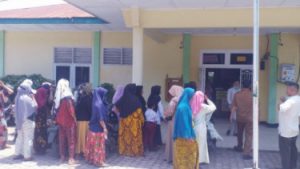 Dana PIP Tak Cair, Puluhan Orang Tua murid Laporkan Kepsek ke Polres  Senin, 21 Februari 2022 – 19:59 WIB Oleh :