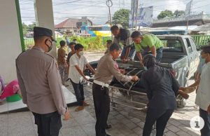 Terjepit Bak Dum Truk di bagian lehernya, seorang Sopir di Lombok Timur Tewas.