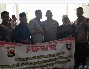 Acara Rapat YPTKIS di Kantor DPP   membahas sistem Sosialisasi agar  Calon PMI berangkat sesuai aturan yang berlaku/resmi. Rabo. 8/6/22.