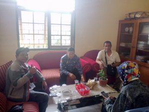 Kejadian Yang luar Biasa ,2 sporadik di Keluarkan lurah Renteng Dengan Obyek Tanah  Yang Sama. [18/10 1.03 AM]  Wartawan. Muhadi.