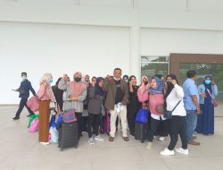 CPMI ILEGAL ASAL LOMBOK DI SELAMATKAN POLDA JATIM TERIMA PELIMPAHAN BERKAS DAN BB DARI SATGAS PPMI JAWA TIMUR