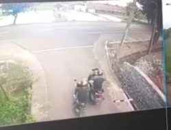 Pencuri Motor NMX Ketiga Pencuri Terekam CCTV.