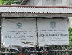Memalukan!!! Papan Nama Kantor Desa Sui Ambangah Rusak. Papan Nama Rusak Papan Informasi Dana Desa Tidak Terpasang, Ada Apa?.