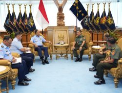 Tingkatkan Fungsi Penerangan TNI, Kapuspen TNI Kunjungi Kasau Awali Program Kerja 100 Hari Pertama.