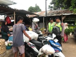 Satgas Banops Blusukan ke Pasar Tradisional Edukasi Pemilu Damai 2024.