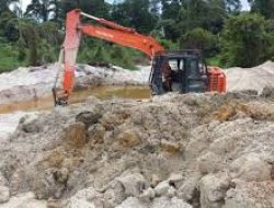 Tambang Emas Ilegal (PETI)  Gaya Bebas Adanya Pembiaran APH Setempat Gini Ceritanya Viral Tambang Emas Ilegal Di Sintang APH Tutup Mata.