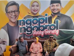 Ngopi Ngbrol Bersama Rocky Gerung di Pendopo H. Lalu Daryadi di Kecamatan Sekotong-Lobar.NTB