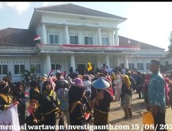 GEBYAR HUT KEMERDEKAAN RI KE-79 CAMAT KEDIRI  LEPAS RATUSAN PESERTA LOMBA PAWAI ANAK TK DAN PAUD  TINGKAT KECAMATAN