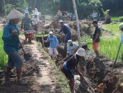 Antusiasme Tinggi Warga Dalam Program TMMD di Desa Loyok, Kecamatan Sikur, Lombok Timur