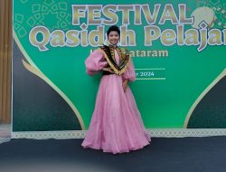 Penjual Sempol Meneteskan Air Mata Meliahat Futri Kesayangannya Jadi Juara.