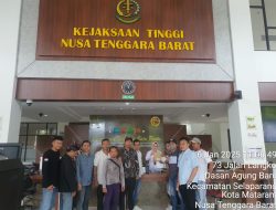 Forum Masyarakat Peduli Senggigi (FMPS) Laporkan Kades Senggigi ke Kejati NTB, Diduga Gelapkan Dana Desa.