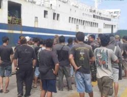 Ratusan Sopir Blokade Dermaga Gili Mas, Tagih Janji Tertulis PT ALP Soal Kompensasi